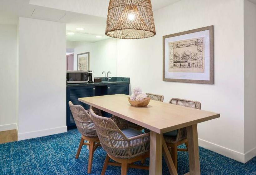 جناح كلوب, Outrigger Reef Waikiki Beach Resort