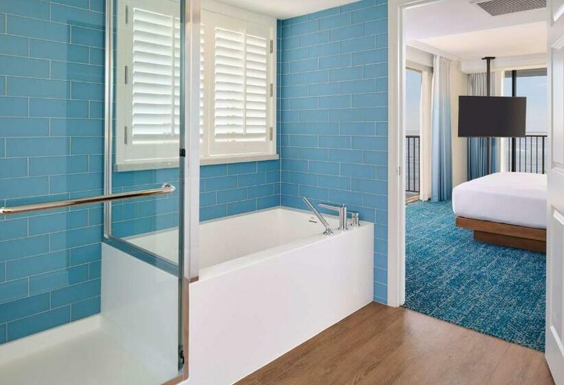 سوئیت کلاب, Outrigger Reef Waikiki Beach Resort