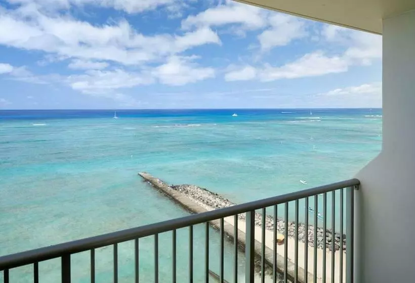 キングサイズベッドのクラブルーム, Outrigger Reef Waikiki Beach Resort