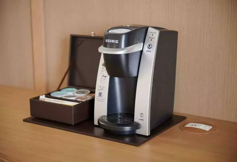 身障者適用キングサイズベッドルーム, Outrigger Reef Waikiki Beach Resort