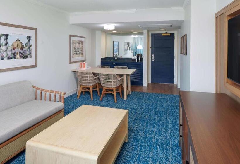 جناح كلوب, Outrigger Reef Waikiki Beach Resort