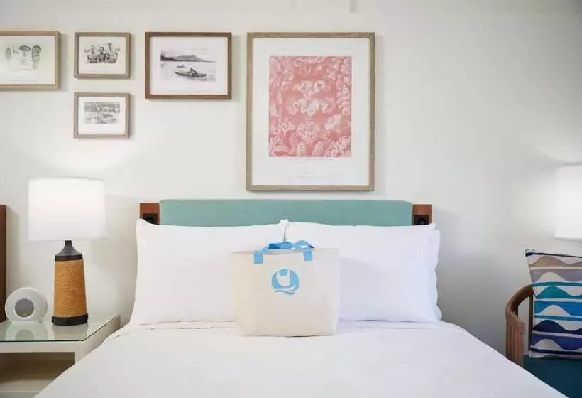 キングサイズベッドのクラブルーム, Outrigger Reef Waikiki Beach Resort
