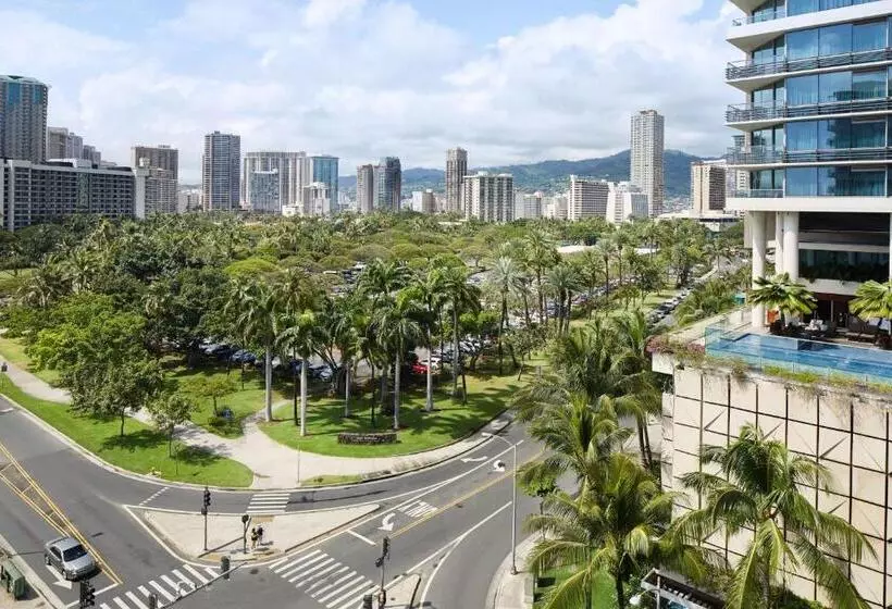 キングサイズベッドのクラブルーム, Outrigger Reef Waikiki Beach Resort