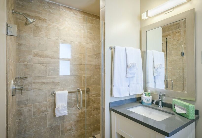 Номер Deluxe, Pacific Shores Inn