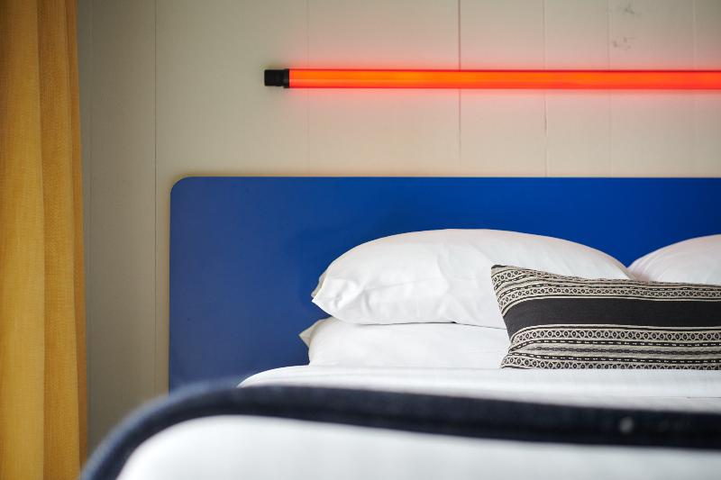 Quarto Estandar Cama King para Deficientes Físicos, Phoenix