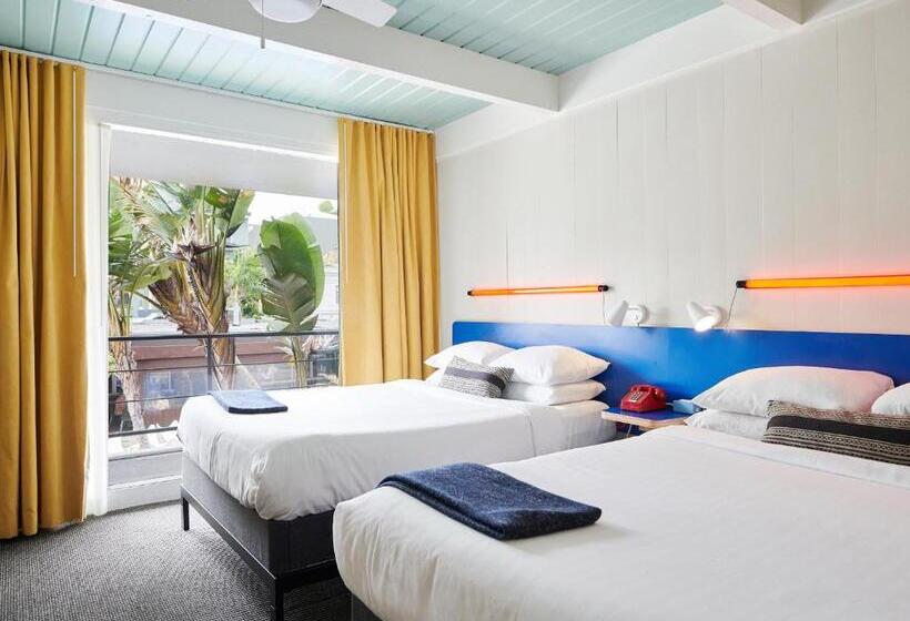 غرفة قياسية, Phoenix