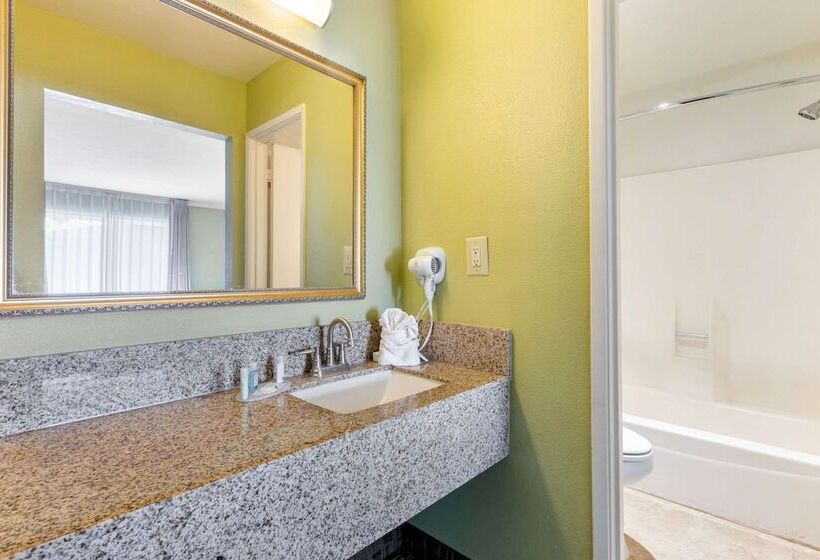 Люкс, The Buena Park Hotel & Suites