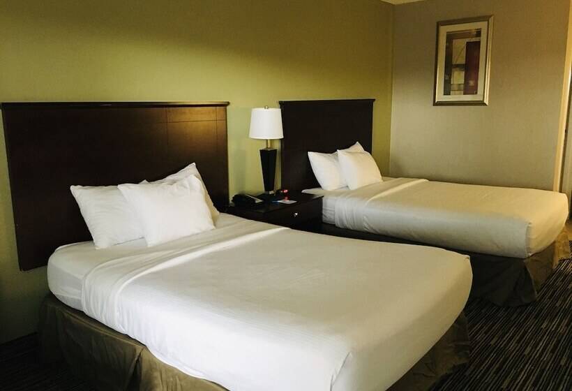 غرفه قياسيه سريرين مزدوجين, Ramada By Wyndham Batesville