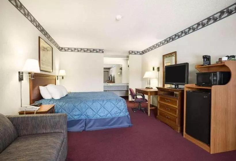 キングサイズベッドのデラックスルーム, Ramada By Wyndham Batesville