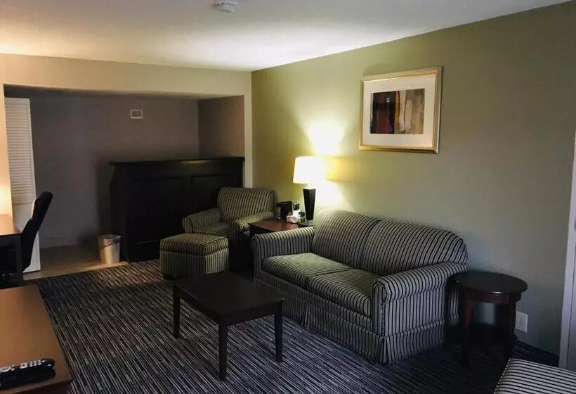 キングサイズベッドのスイートルーム, Ramada By Wyndham Batesville