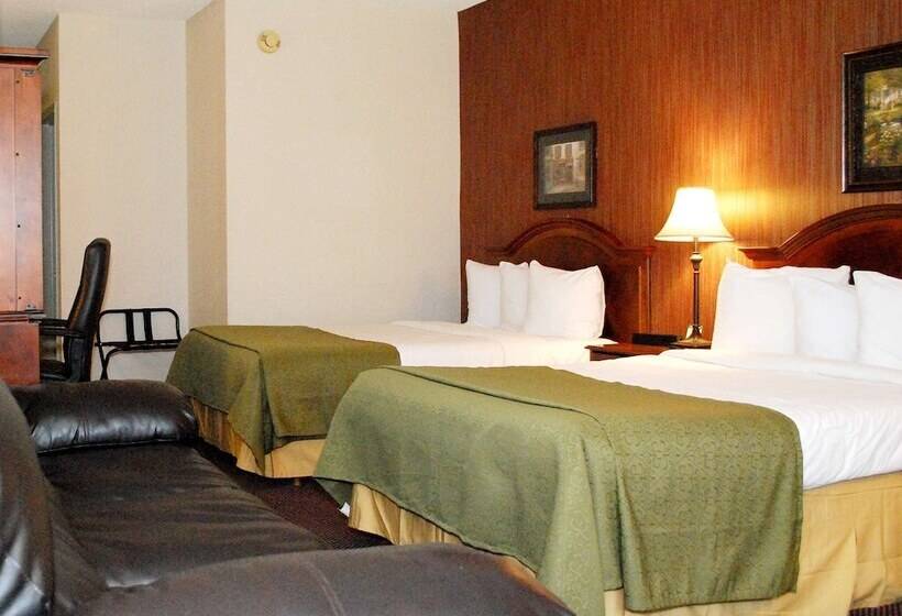 غرفه قياسيه سريرين مزدوجين, Travelodge By Wyndham Watertown