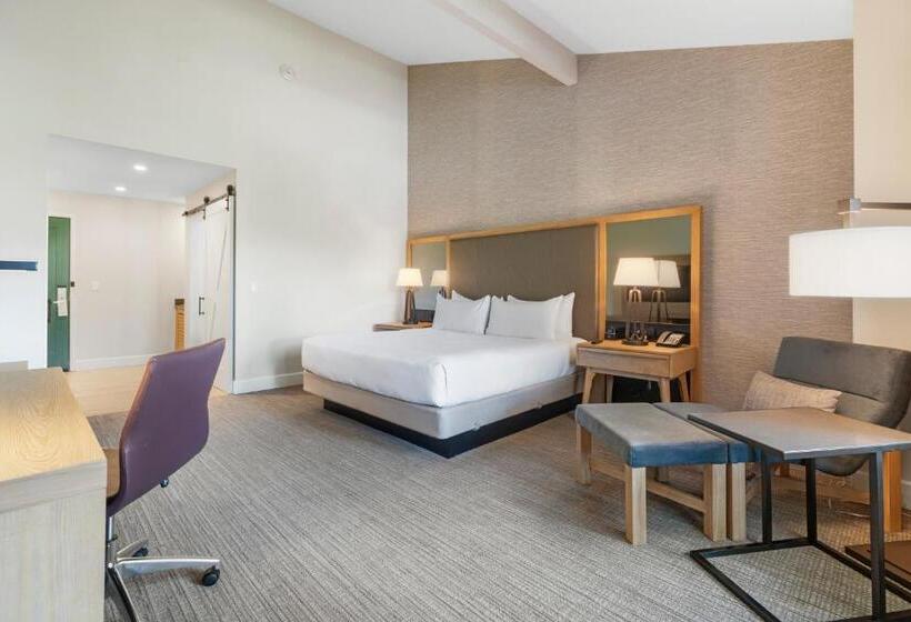 带大床的豪华间, Pala Mesa Resort