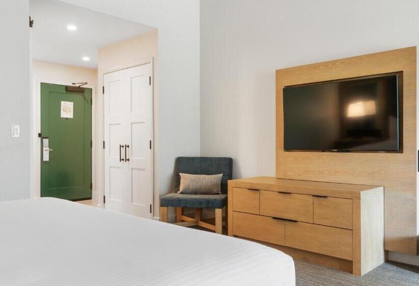 带大床的豪华间, Pala Mesa Resort