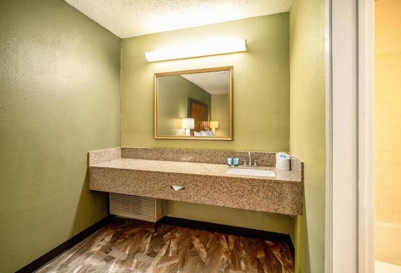 جناح غرفتين نوم, The Buena Park Hotel & Suites