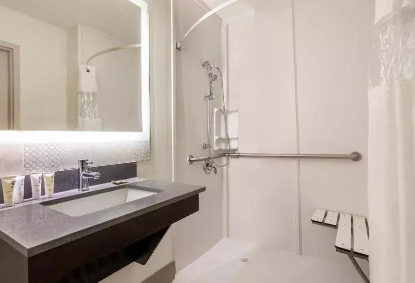 身障者適用キングサイズベッドルーム, Country Inn & Suites By Radisson, North Little Rock, Ar