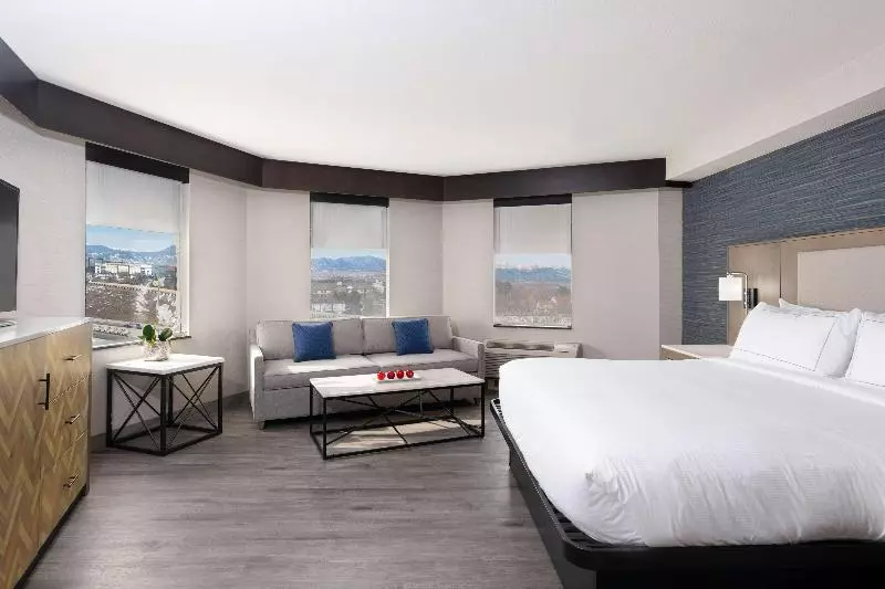 キングサイズベッドのデラックスルーム, Doubletree By Hilton Denver Thornton