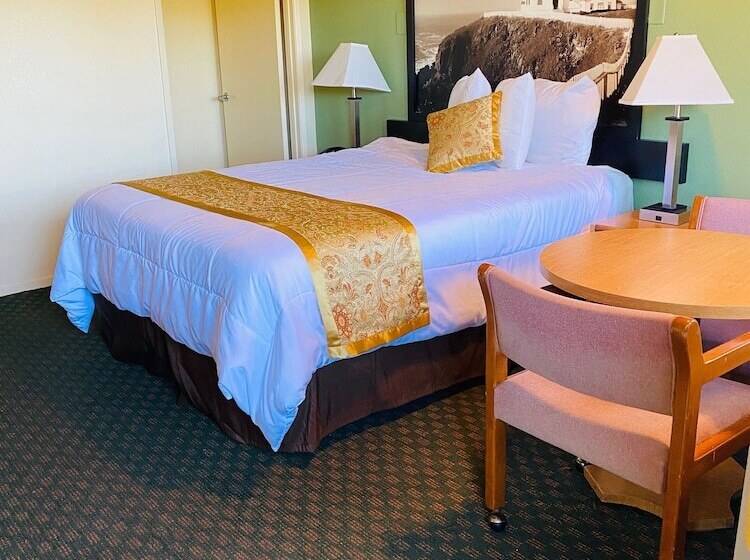 اتاق استاندارد با تخت دو نفره بزرگ برای معلولان, Mission Inn San Luis Obispo