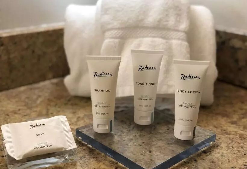 キングサイズベッドのスイートルーム, Radisson Lackawanna Station Hotel Scranton
