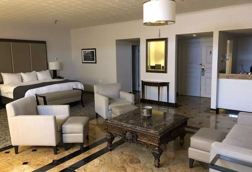 キングサイズベッドのスイートルーム, Radisson Lackawanna Station Hotel Scranton