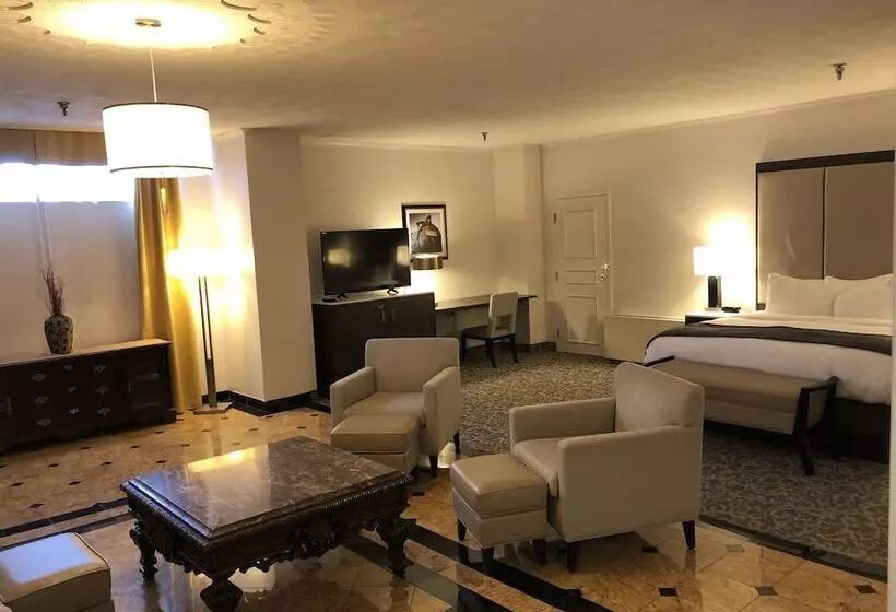 キングサイズベッドのスイートルーム, Radisson Lackawanna Station Hotel Scranton