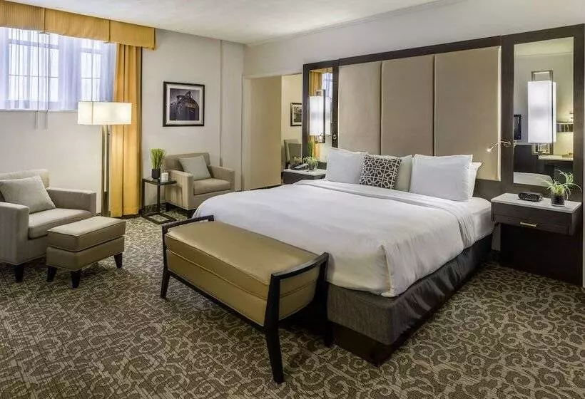 キングサイズベッドのスイートルーム, Radisson Lackawanna Station Hotel Scranton