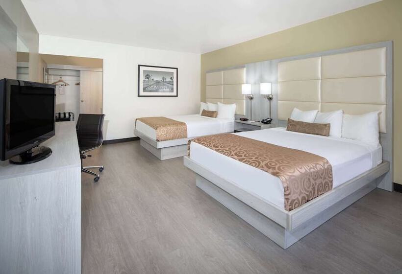 障害者適応デラックスルーム, Ramada By Wyndham Burbank Airport