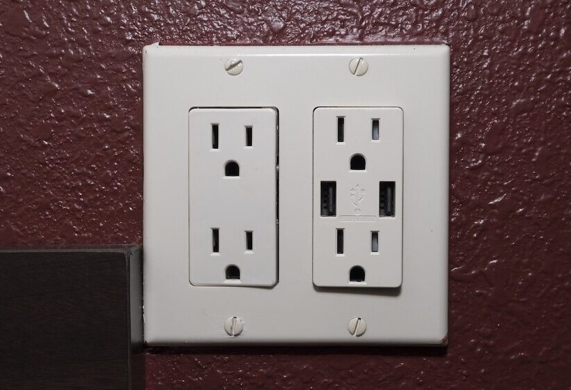 高级大房间, Red Roof Inn Cincinnati East  Beechmont