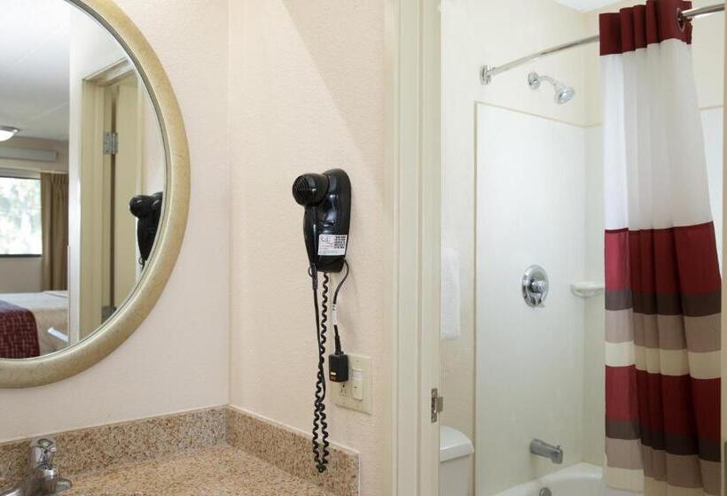 Стандартный Номер Кровать Кинг, Red Roof Inn Cincinnati Northeast  Blue Ash
