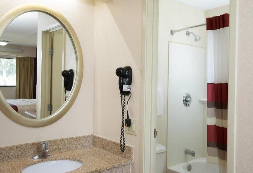 Номер Deluxe, Red Roof Inn Cincinnati Northeast  Blue Ash