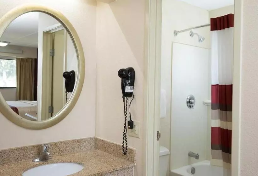 デラックスルーム, Red Roof Inn Cincinnati Northeast  Blue Ash