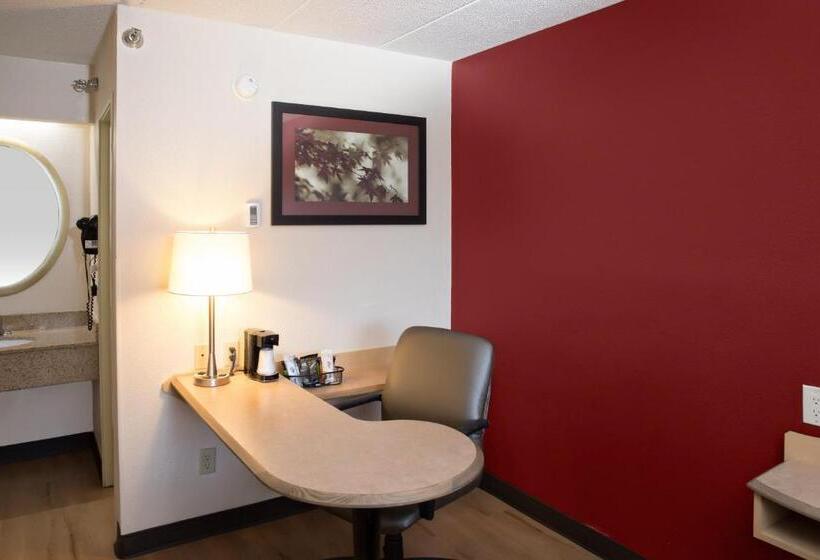 キングサイズベッドのスーペリアルーム, Red Roof Inn Cincinnati Northeast  Blue Ash