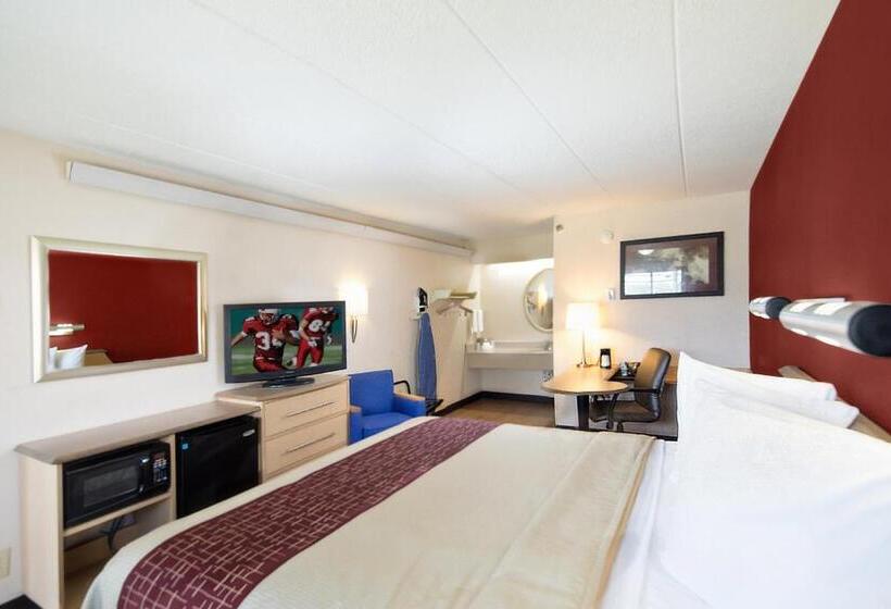 Номер Superior Кровать Кинг, Red Roof Inn Cincinnati Northeast  Blue Ash