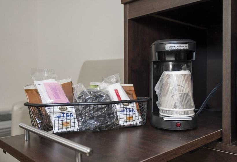 장애인용 디럭스룸, Red Roof Inn Plus+ & Suites Knoxville West Cedar Bluff