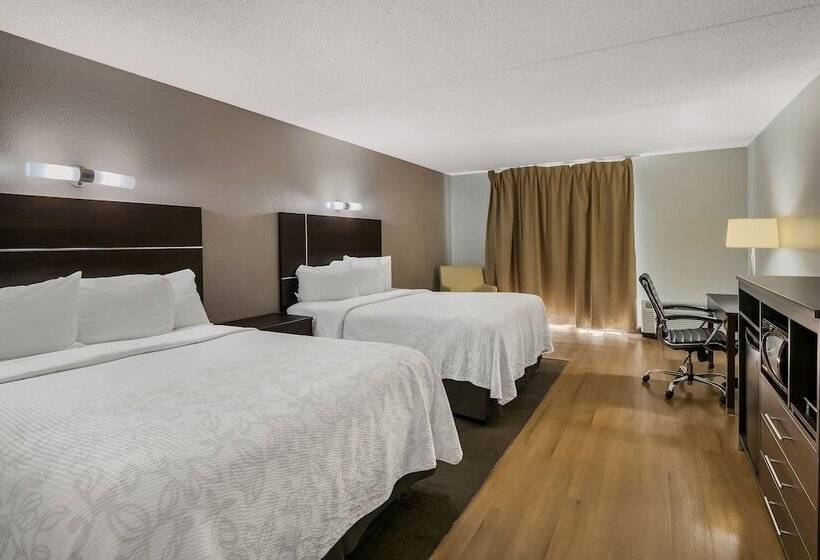 장애인용 디럭스룸, Red Roof Inn Plus+ & Suites Knoxville West Cedar Bluff