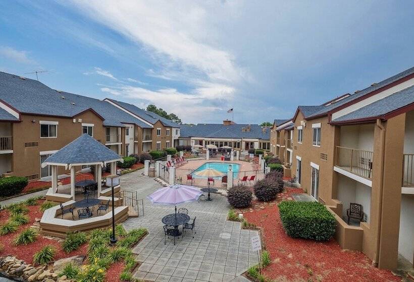 חדר סופריור, Red Roof Inn Plus+ & Suites Knoxville West Cedar Bluff