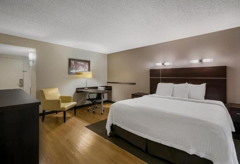 חדר סופריור עם מיטת קינג, Red Roof Inn Plus+ & Suites Knoxville West Cedar Bluff