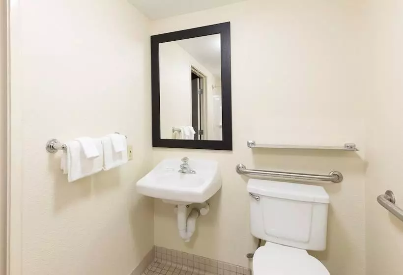 身障者適用スタンダードルーム, Red Roof Inn Plus+ Pittsburgh South   Airport