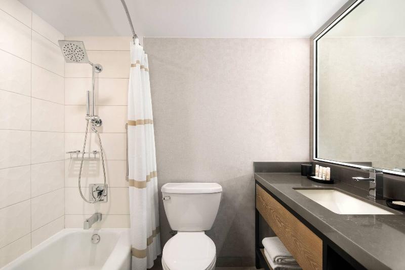 标准间带游泳池, Santa Clara Marriott