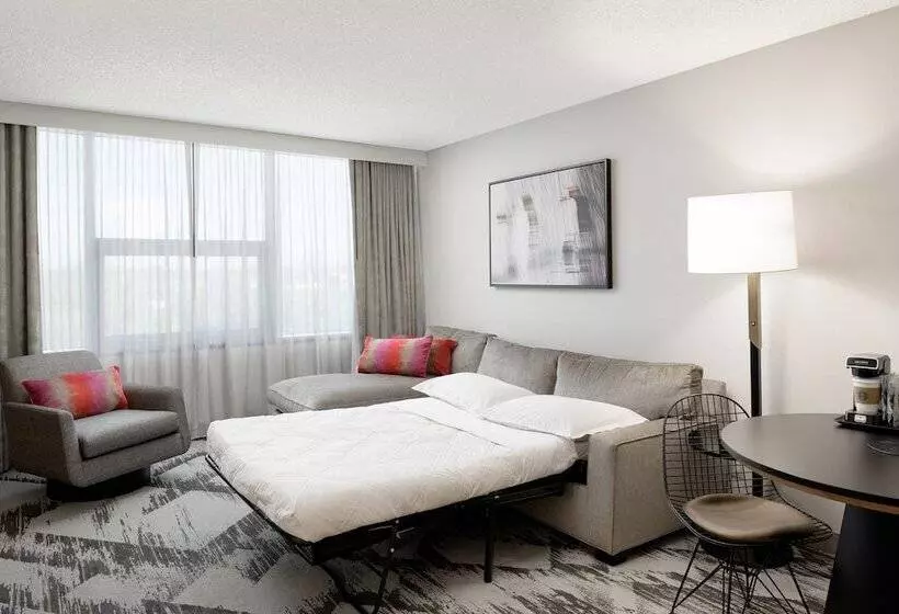سوییت جونیور, Sheraton Cerritos