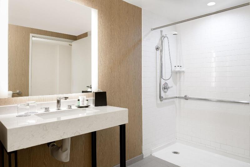 스탠다드 룸 킹사이즈 침대, Sheraton Cerritos