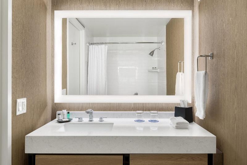 스탠다드 룸 킹사이즈 침대, Sheraton Cerritos