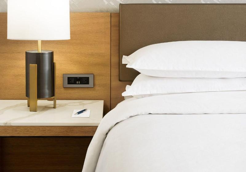 주니어 스위트 킹사이즈 침대, Sheraton Cerritos