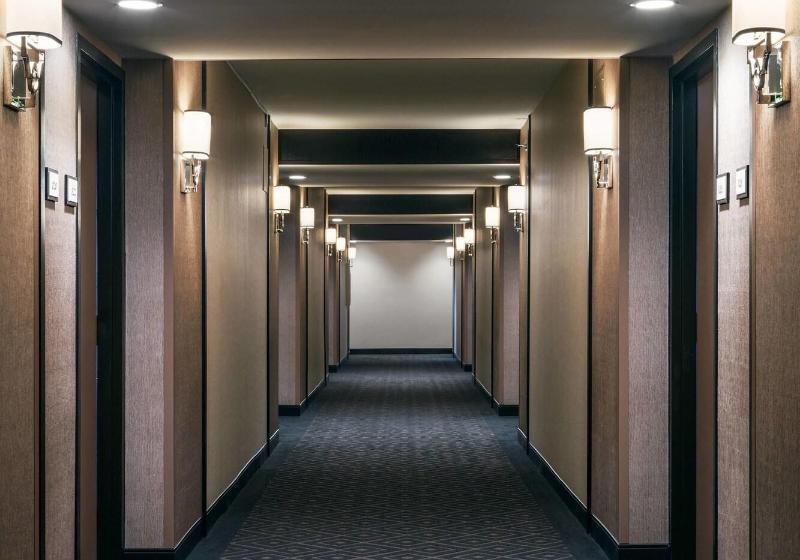 חדר דחוקס עם מיטת קינג, Sheraton Charlotte Airport