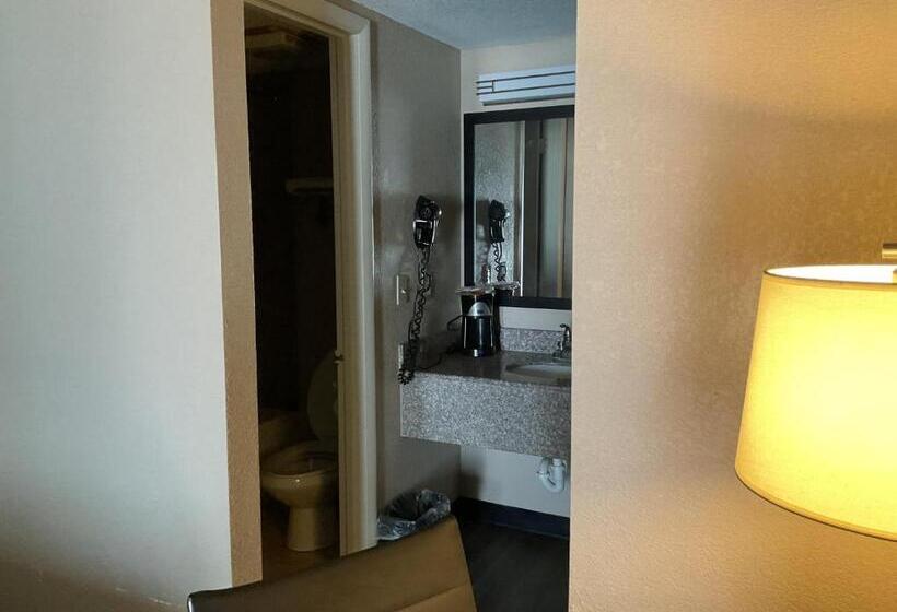 身障者適用キングサイズベッドルーム, Super 8 By Wyndham Chattanooga/east Ridge