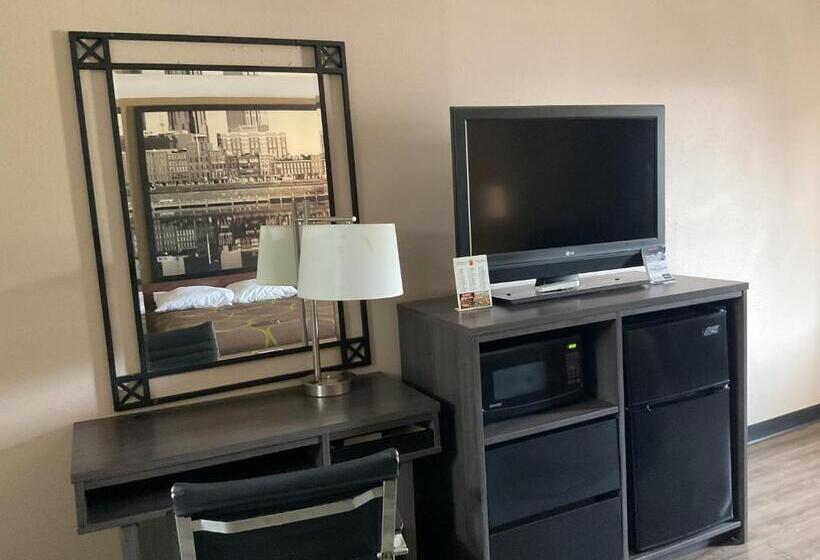 Camera Standard Letto King Accessibile ai persone con mobilità ridotta, Super 8 By Wyndham Chattanooga/east Ridge