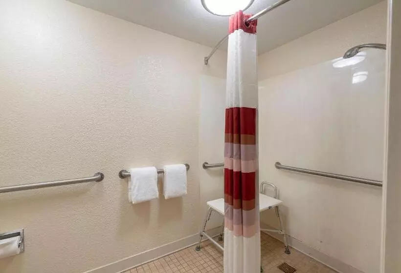 身障者適用スーペリアールーム, Red Roof Inn Detroit  Farmington Hills
