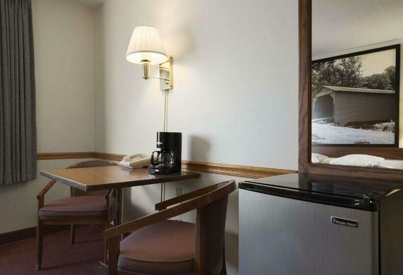 장애인을 위한 스탠다드 룸, Super 8 By Wyndham Danville