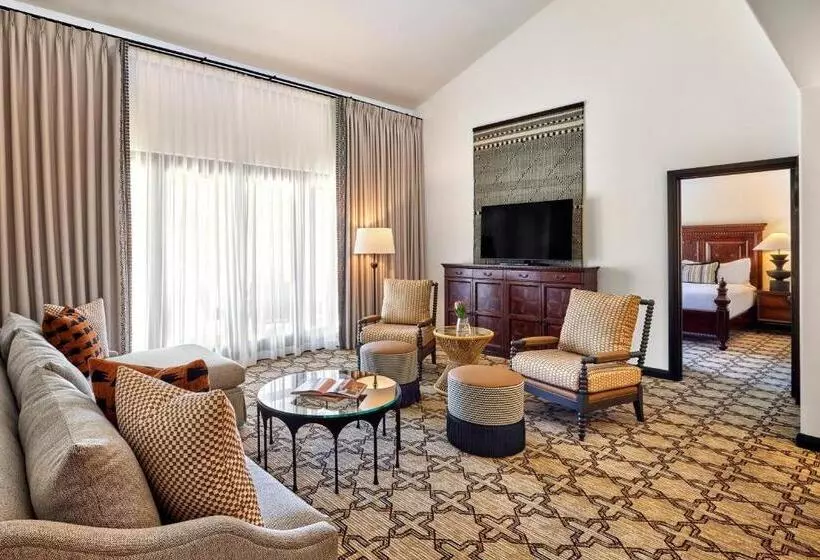 سوئیت با تخت بزرگ, Omni Scottsdale Resort & Spa At Montelucia