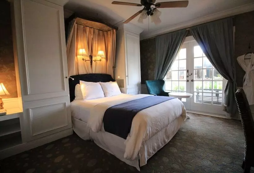 デラックスルーム, The Riverview Hotel   New Smyrna Beach