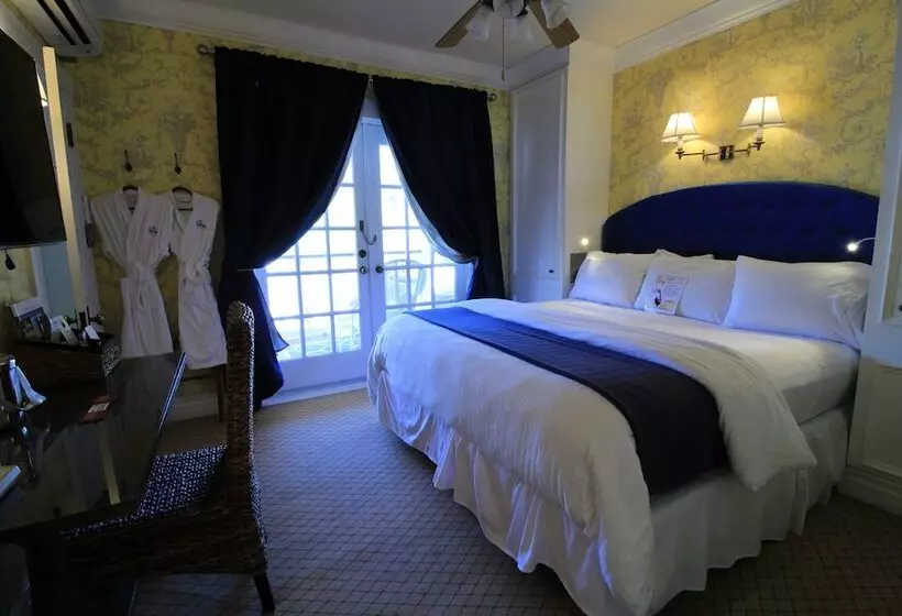 デラックスルーム, The Riverview Hotel   New Smyrna Beach